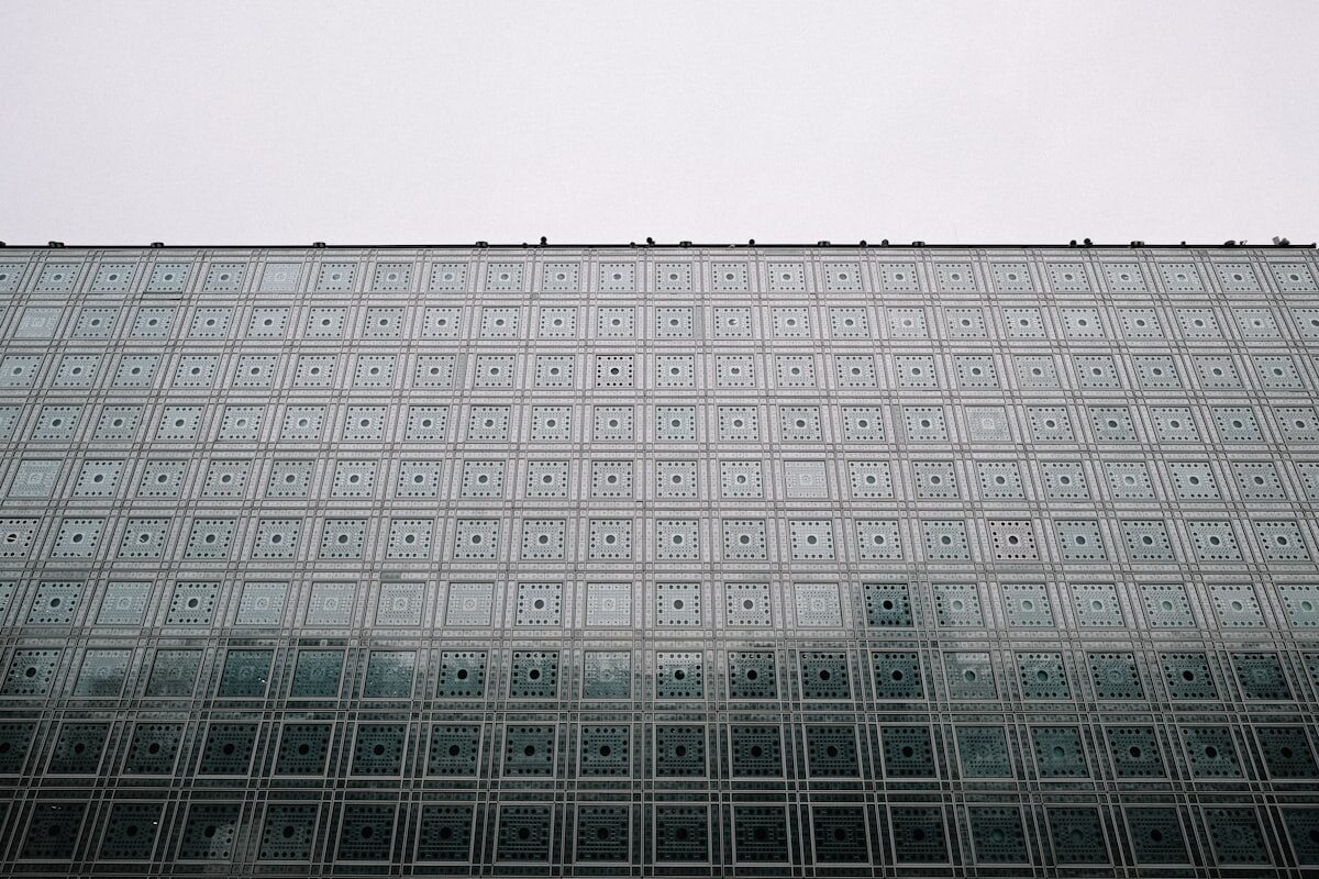 Façade de l'Institut du Monde Arabe à Paris